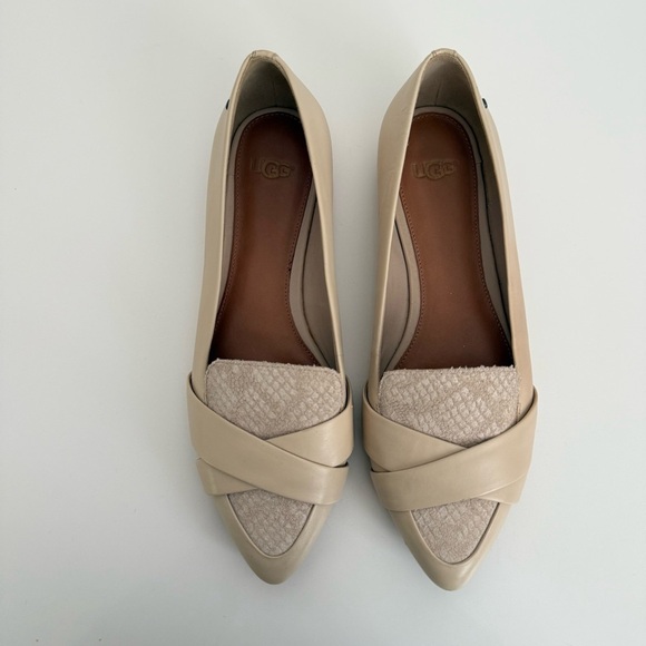 UGG Womens Leather Flats Beige Pointed Toe Loafers Snakeskin Detail Size 8 Work - Picture 2 of 7